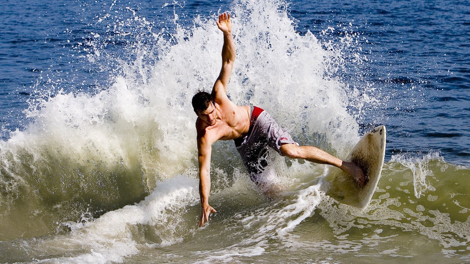 乐鱼体育官网入口-VALORANT顶尖操作策略解析，valorant教程